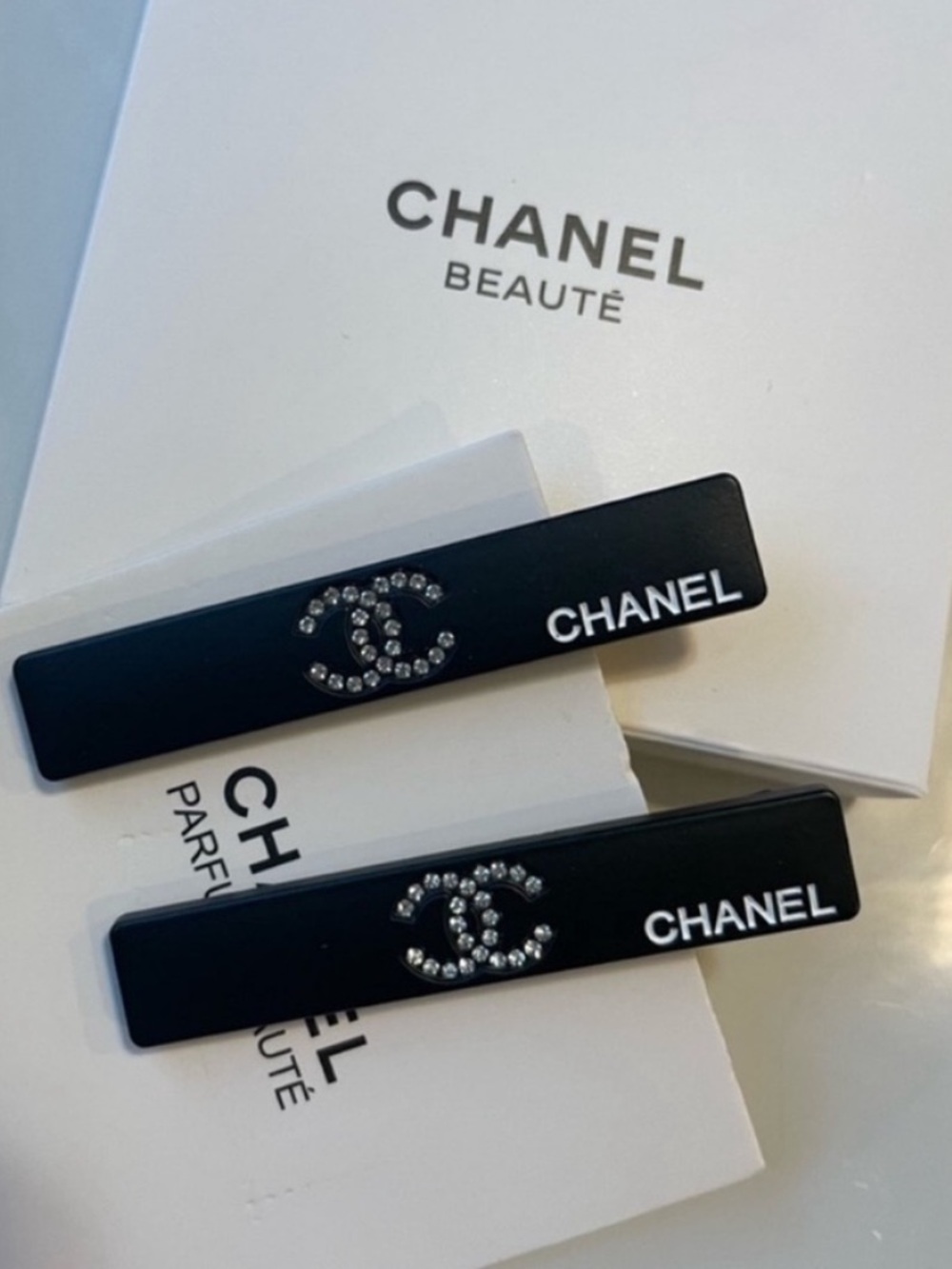 Chanel beauty clips set